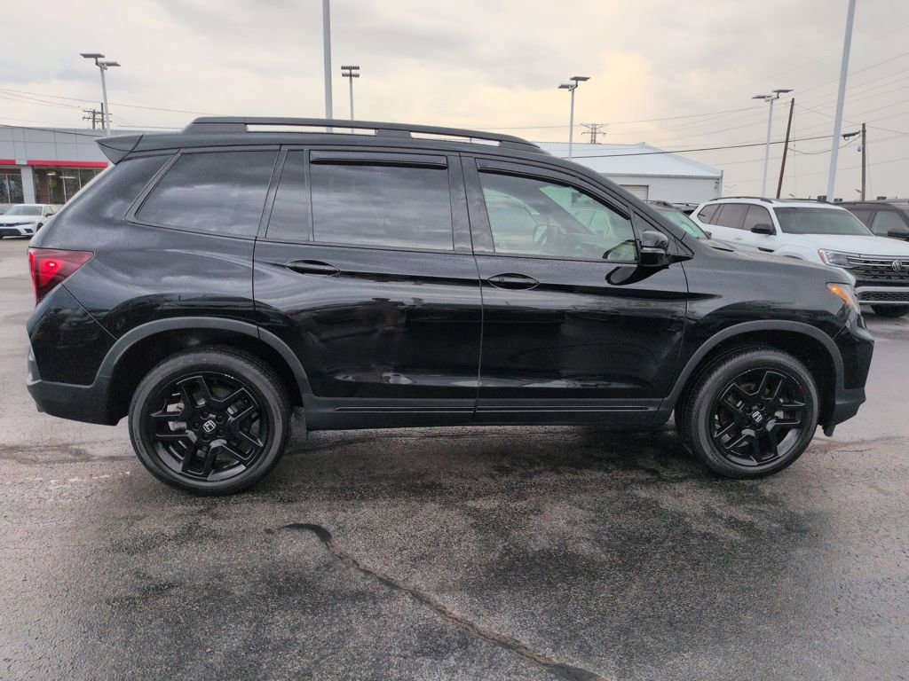 Used 2025 Honda Passport Black Edition image 6