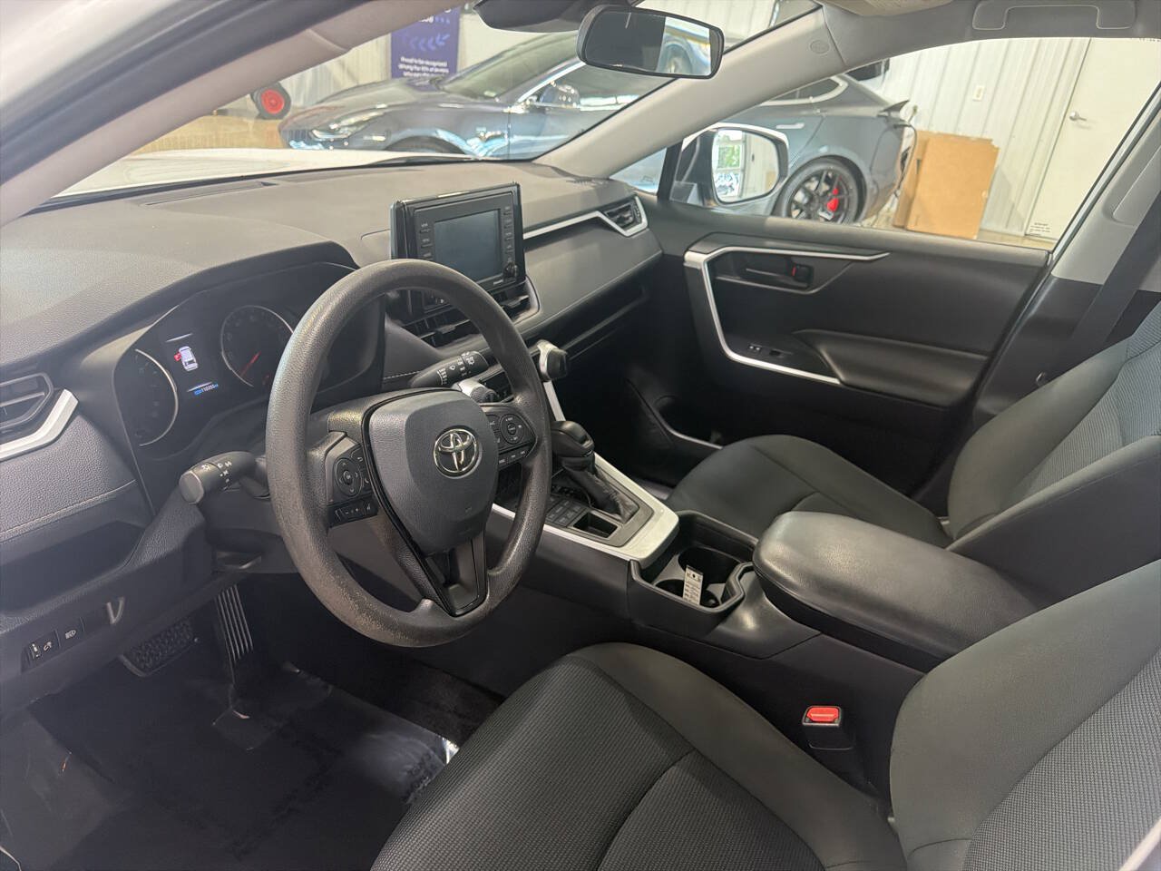 Used 2021 Toyota RAV4 LE AWD/4WD image 7