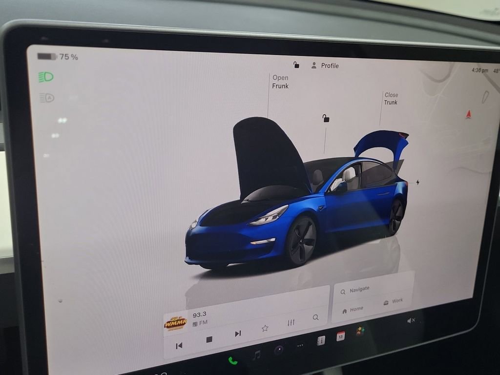 Used 2023 Tesla Model 3 Standard Range image 2