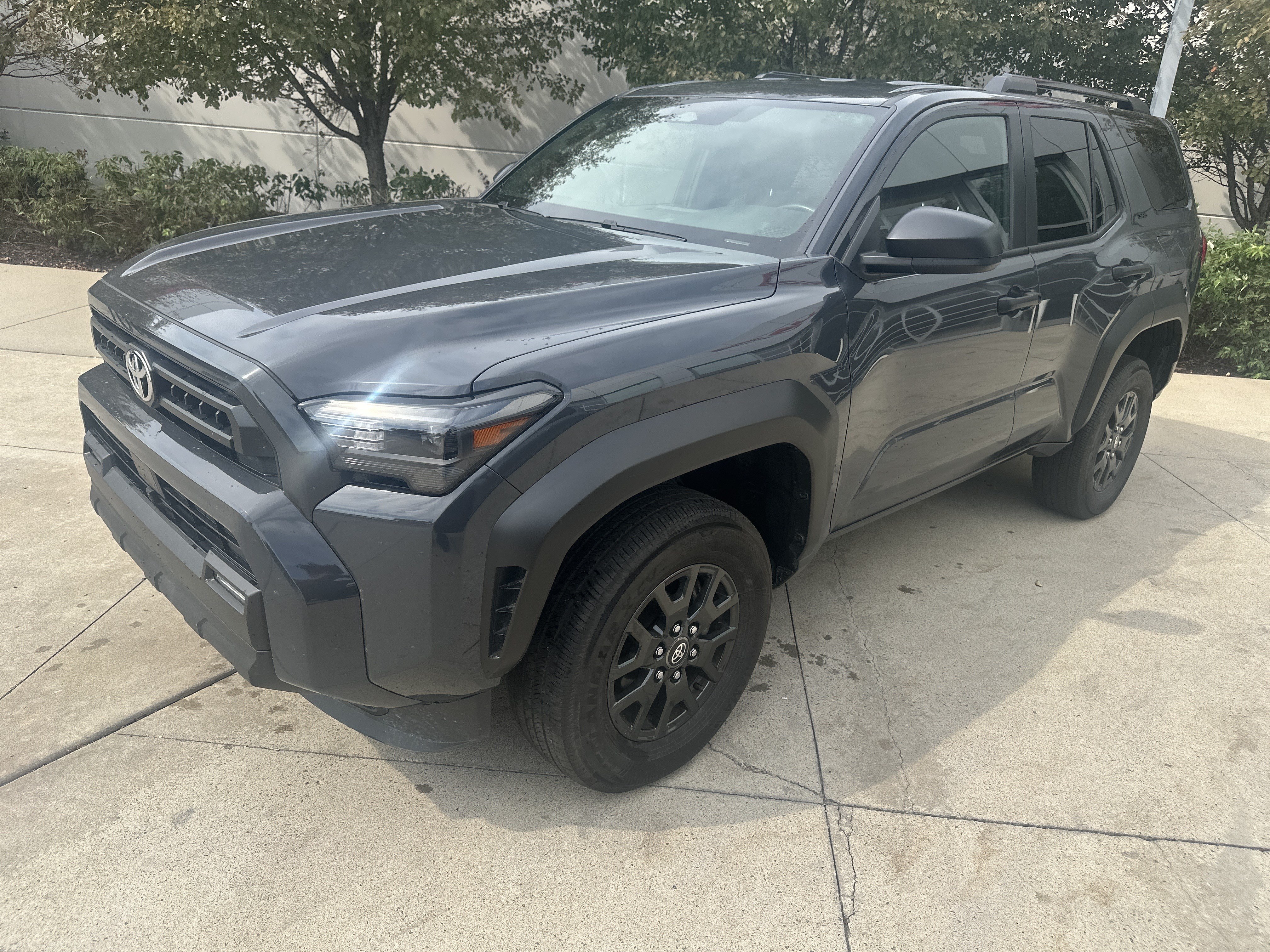 Used 2025 Toyota 4Runner SR5 AWD/4WD image 3