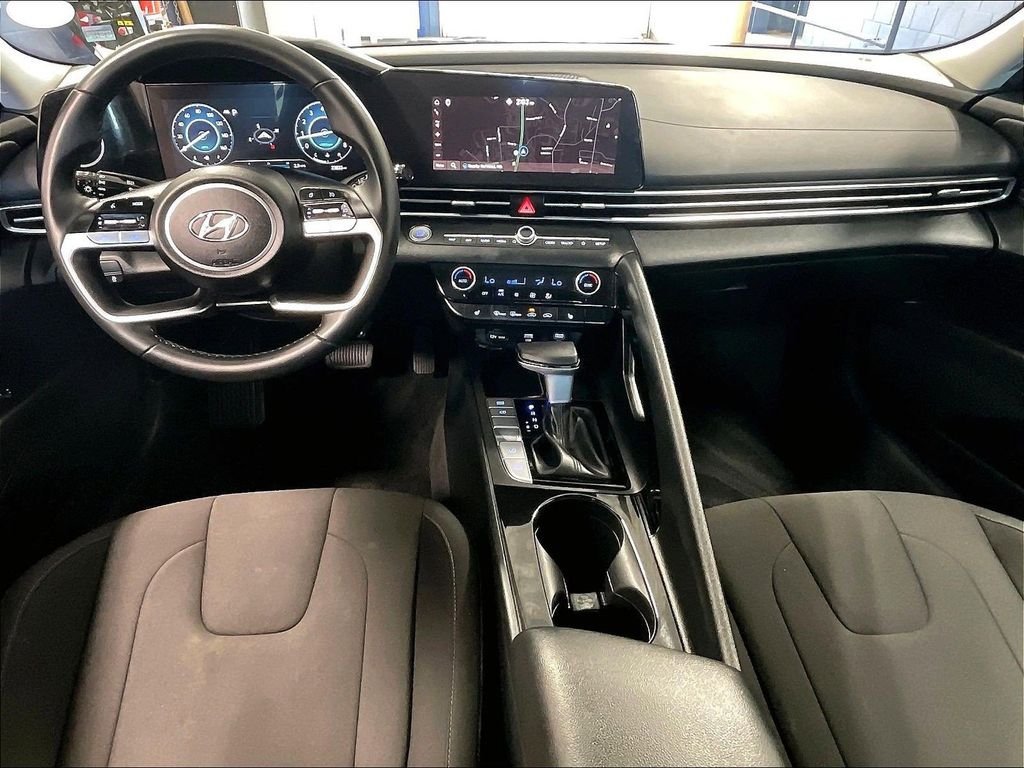 Used 2023 Hyundai Elantra SEL w/ Convenience Package FWD image 21