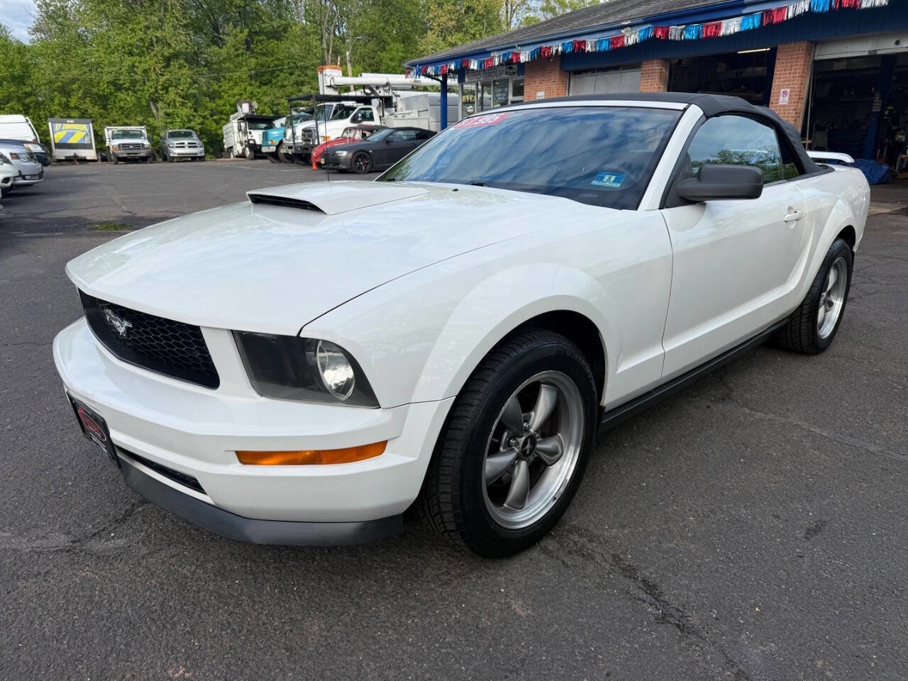 Used 2008 Ford Mustang Premium RWD image 1