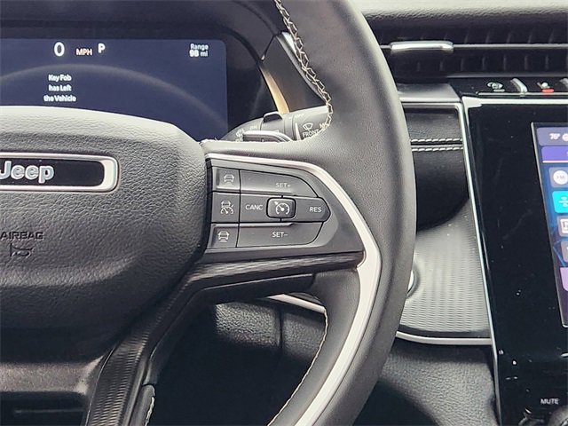 Used 2024 Jeep Grand Cherokee Altitude image 29