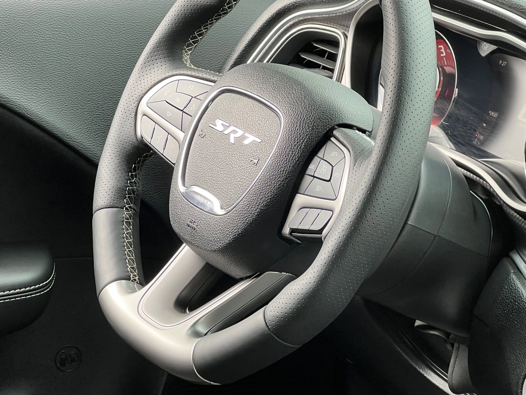 Used 2015 Dodge Challenger SRT Hellcat image 19