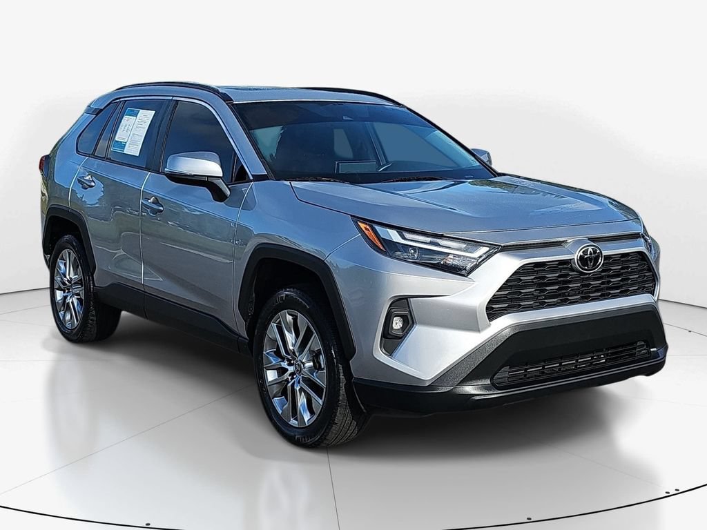 Used 2023 Toyota RAV4 XLE Premium FWD image 3