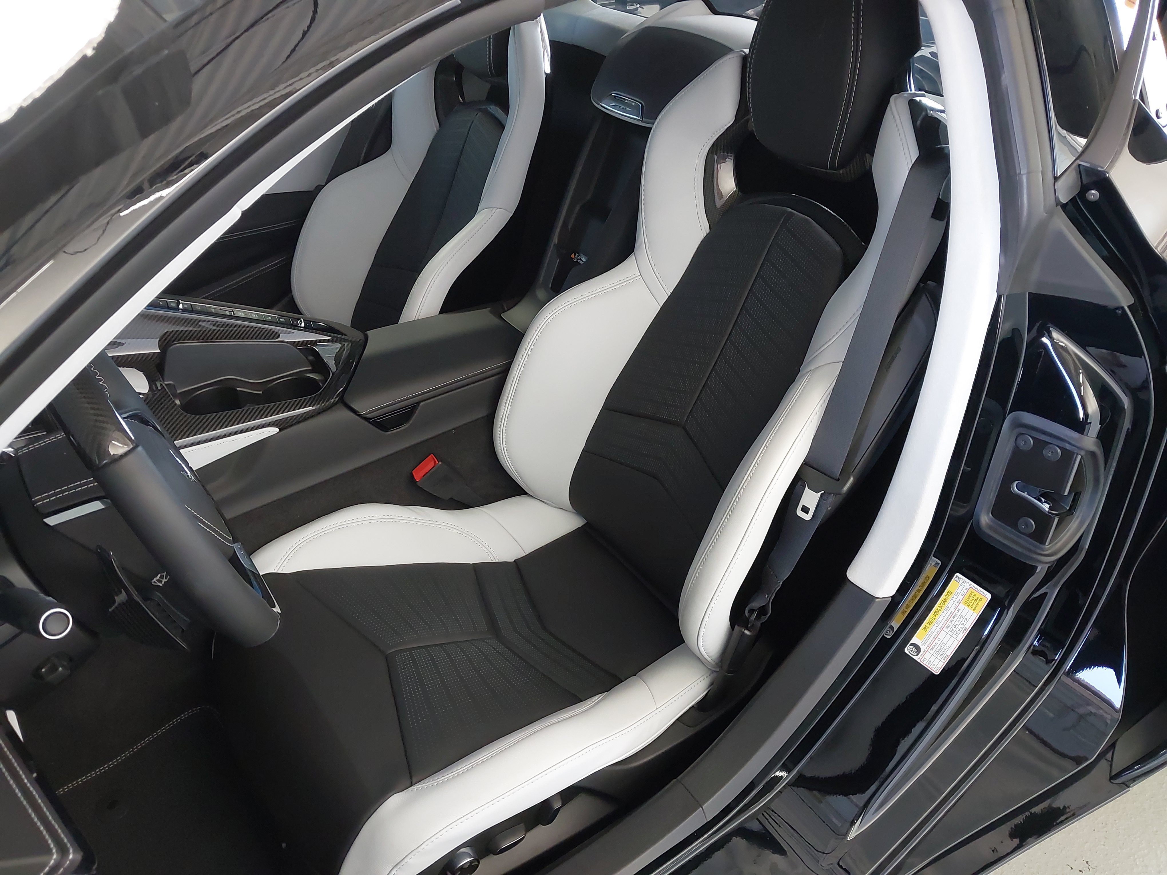 Used 2024 Chevrolet Corvette Z06 w/ Stealth Interior Trim Package RWD image 22