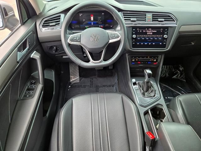 Used 2023 Volkswagen Tiguan SE FWD image 15