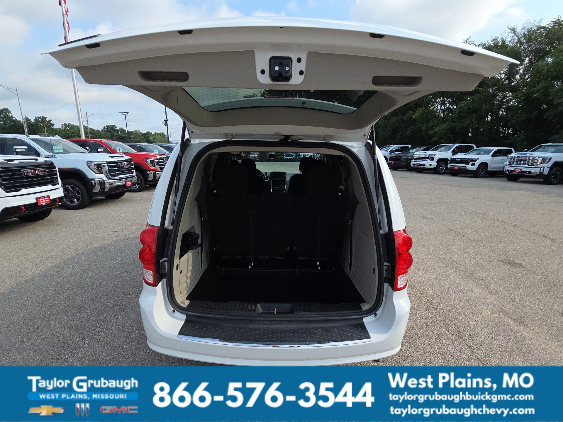 Used 2014 Dodge Grand Caravan SE w/ Quick Order Package 29E SE FWD image 30