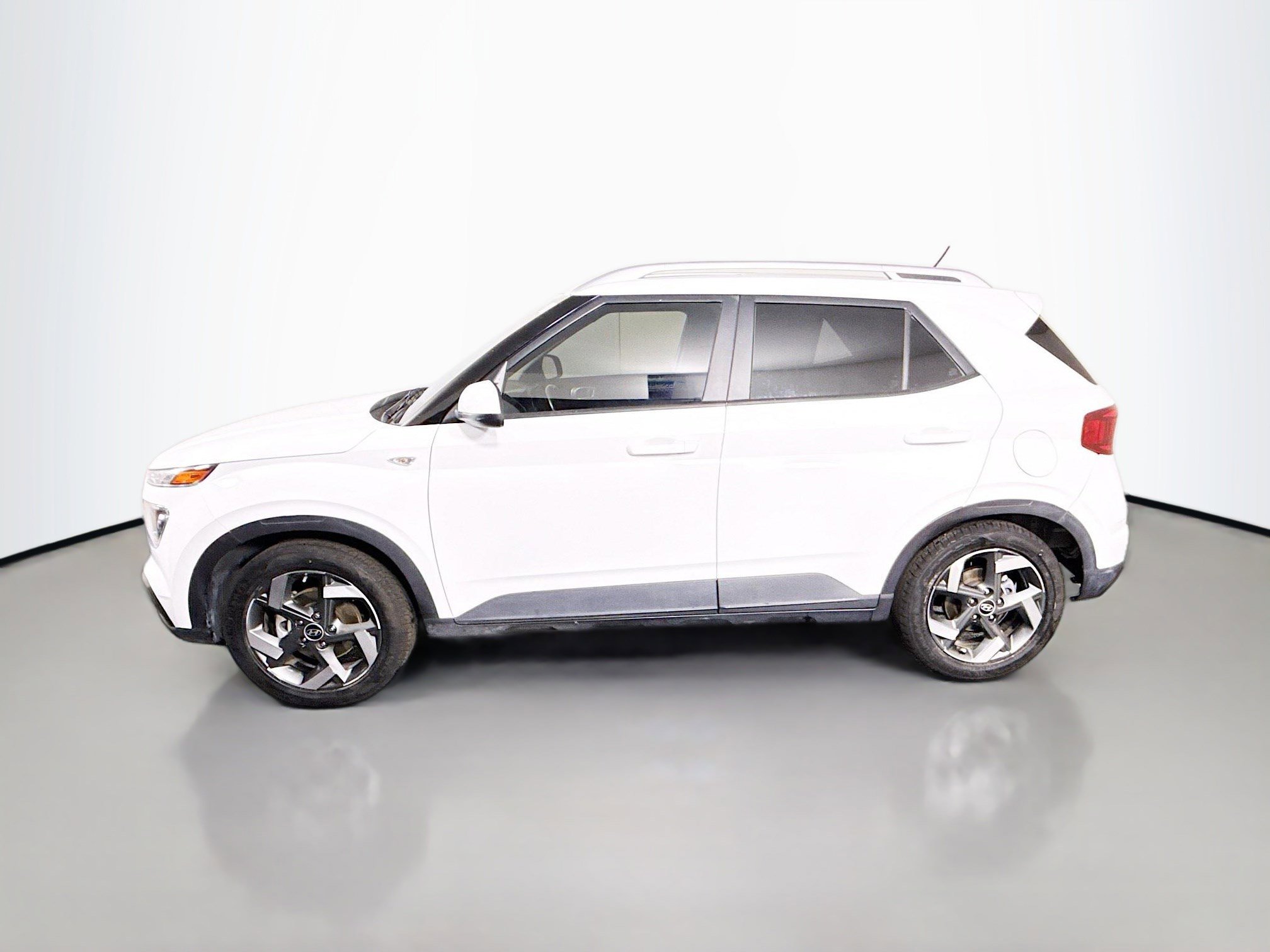 Used 2023 Hyundai Venue SEL w/ Cargo Package image 6