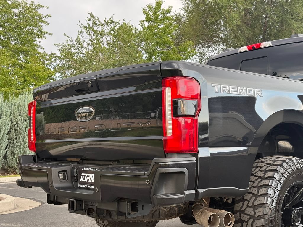 Used 2023 Ford F350 Lariat w/ Lariat Ultimate Package AWD/4WD image 15