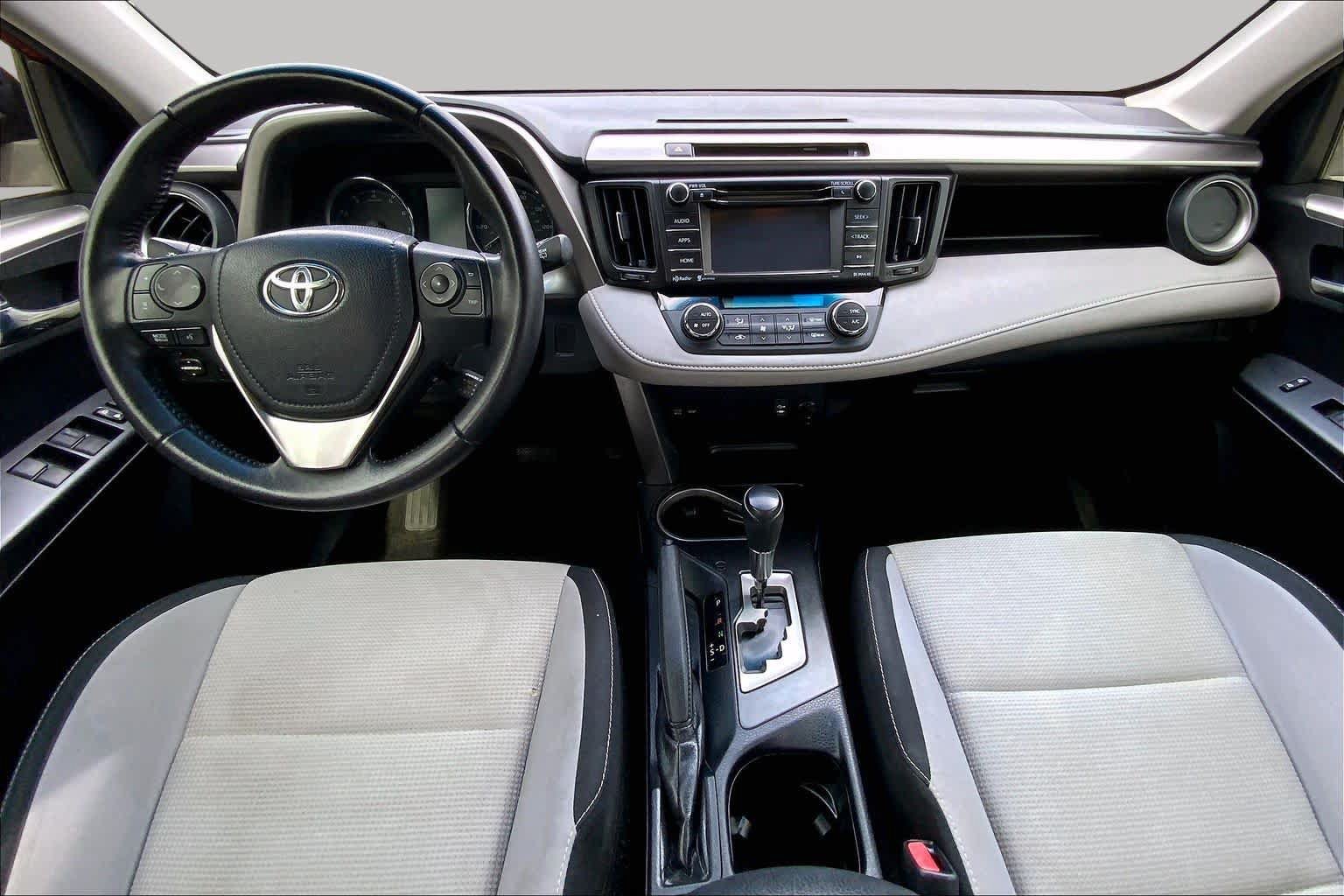 Used 2016 Toyota RAV4 XLE FWD image 16