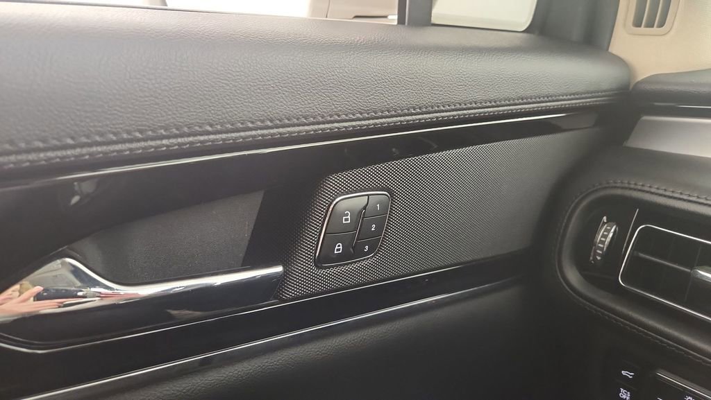 Used 2023 Lincoln Nautilus AWD image 21