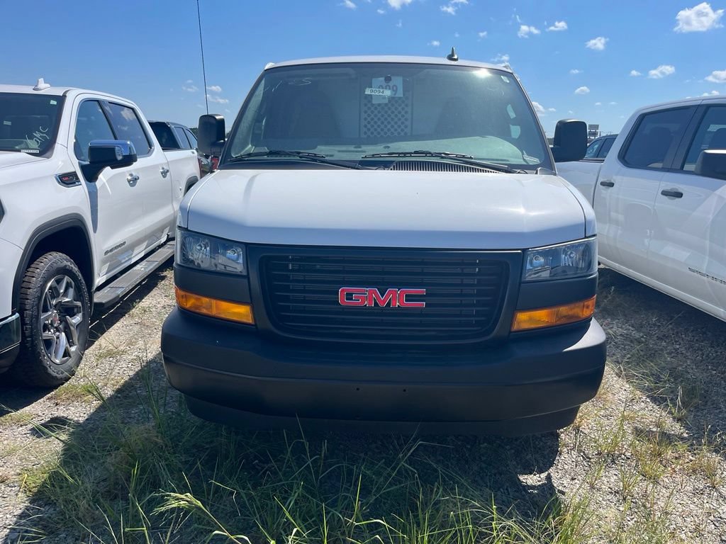 New 2025 GMC Savana 2500 w/ Driver Convenience Package RWD image 2