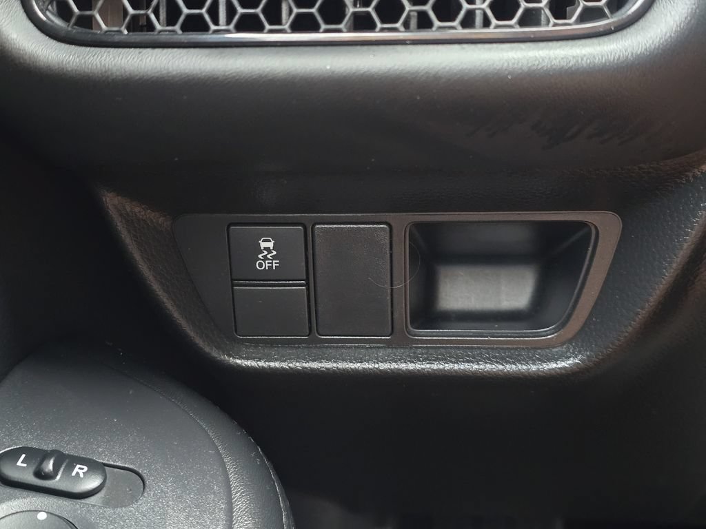 Used 2025 Honda HR-V LX image 23