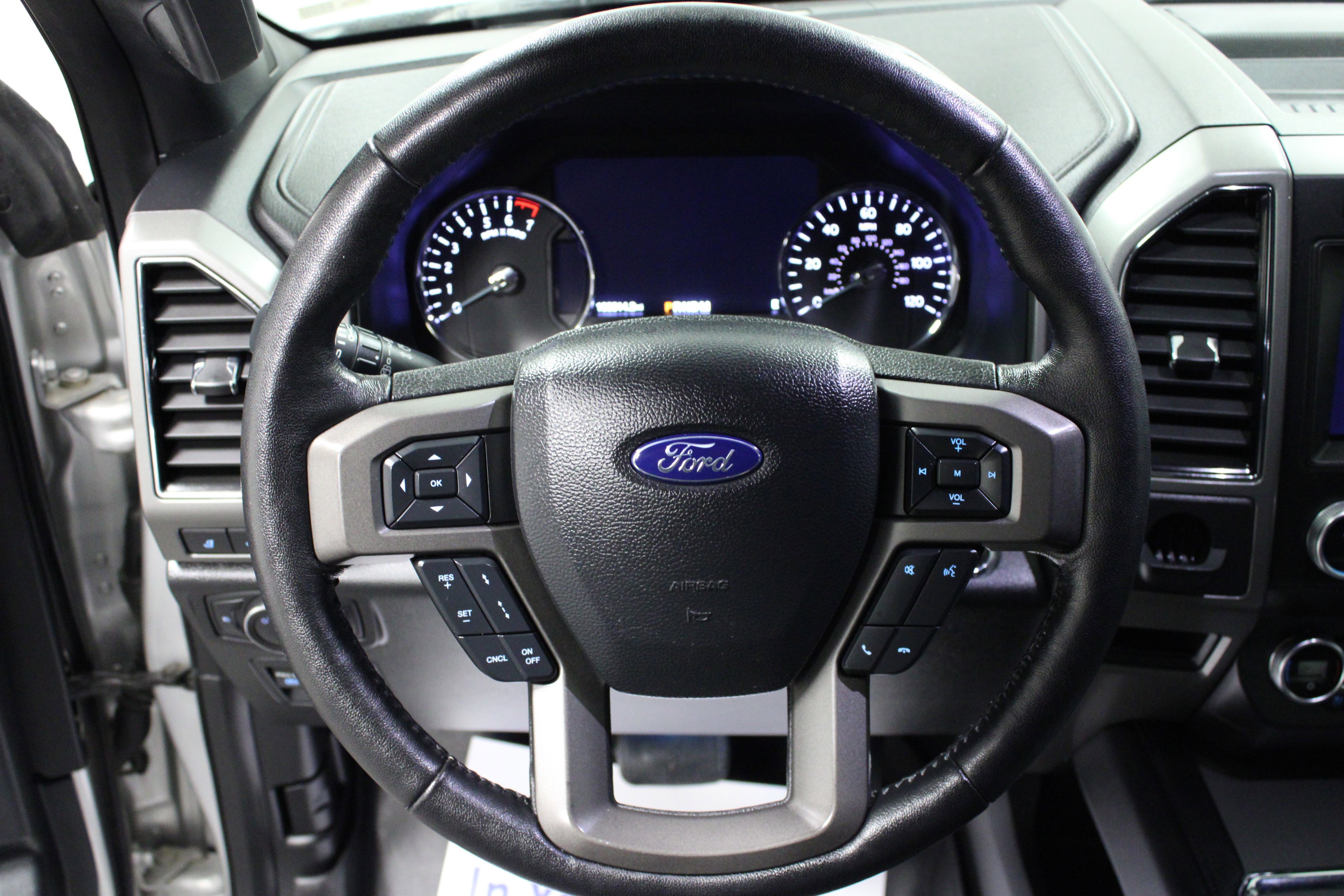 Used 2019 Ford Expedition XLT w/ Equipment Group 202A image 18