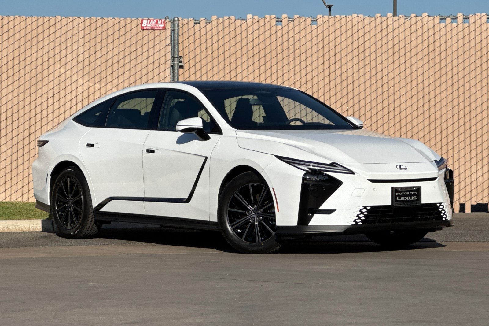 New 2026 Lexus ES 350h w/ Convenience Package FWD image 2