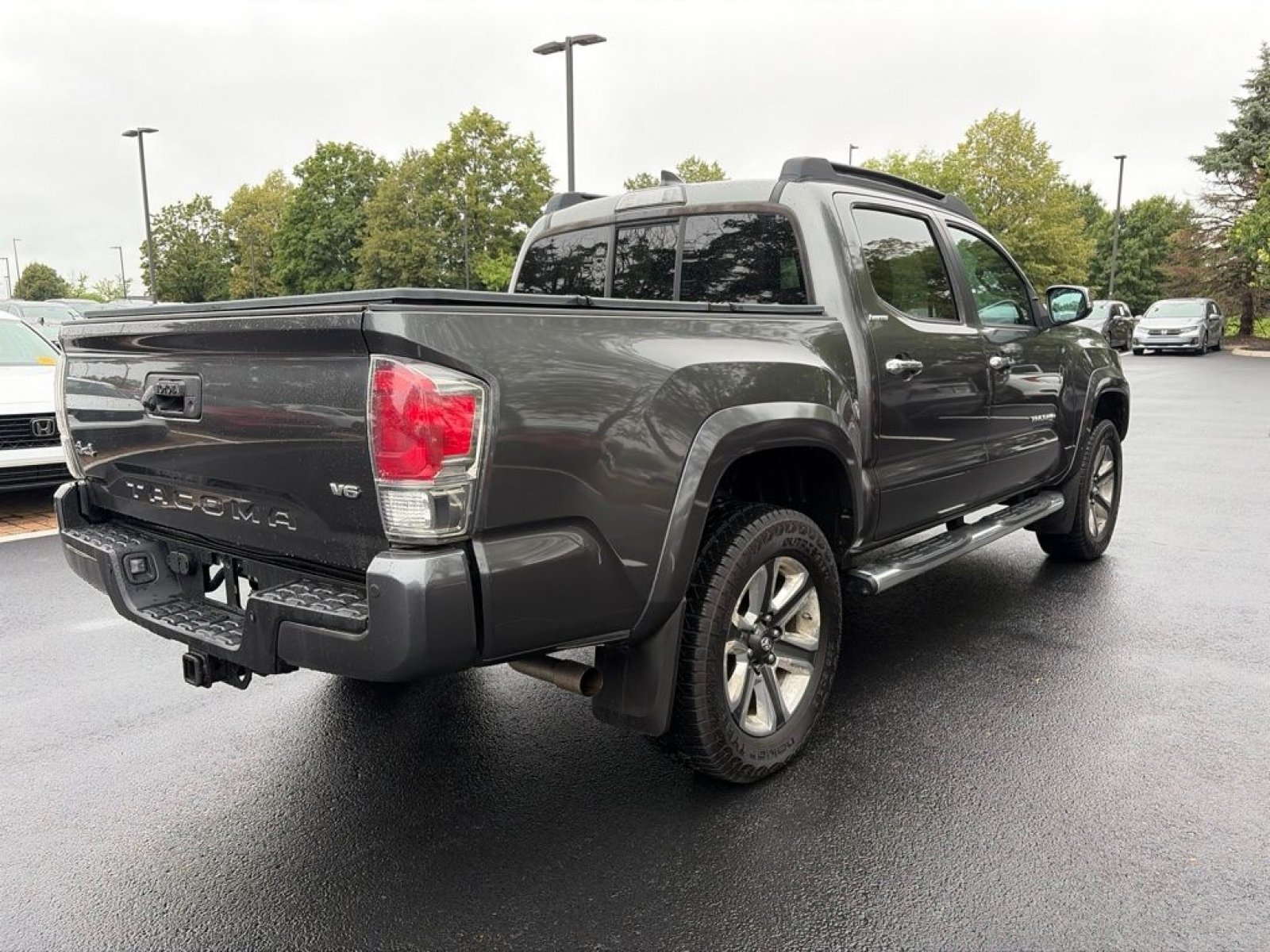 Used 2016 Toyota Tacoma Limited w/ Towing Package AWD/4WD image 6