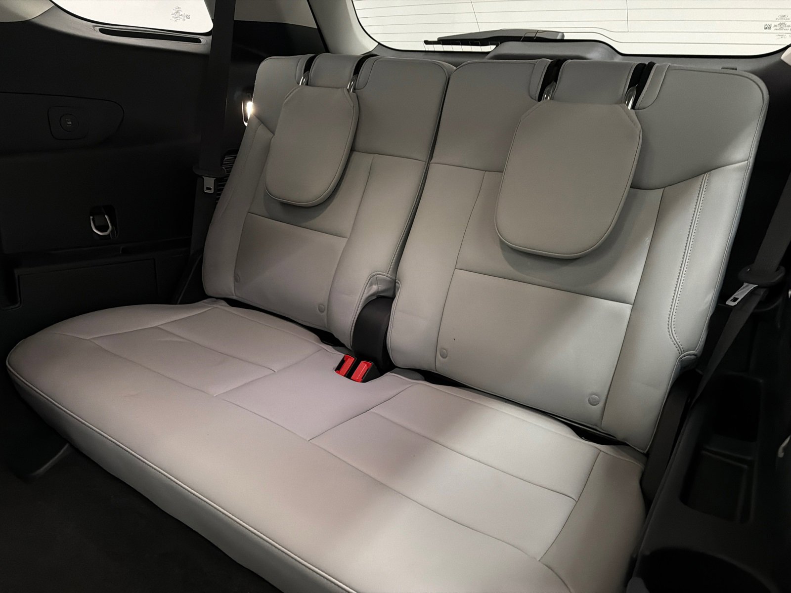 Used 2025 Ford Explorer Platinum w/ Ultimate Package image 17