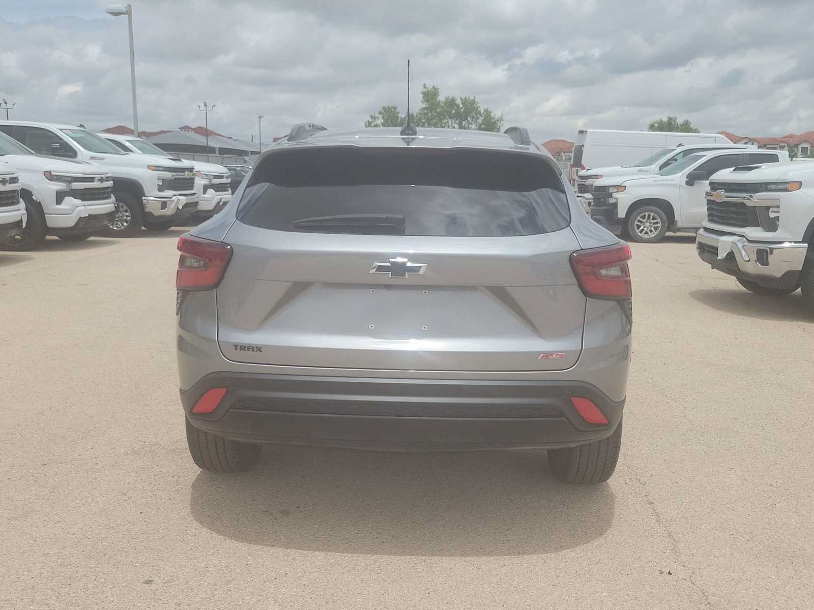 Used 2025 Chevrolet Trax RS w/ Sunroof Package FWD image 7