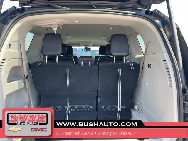 Used 2023 Chrysler Pacifica Touring-L FWD image 22