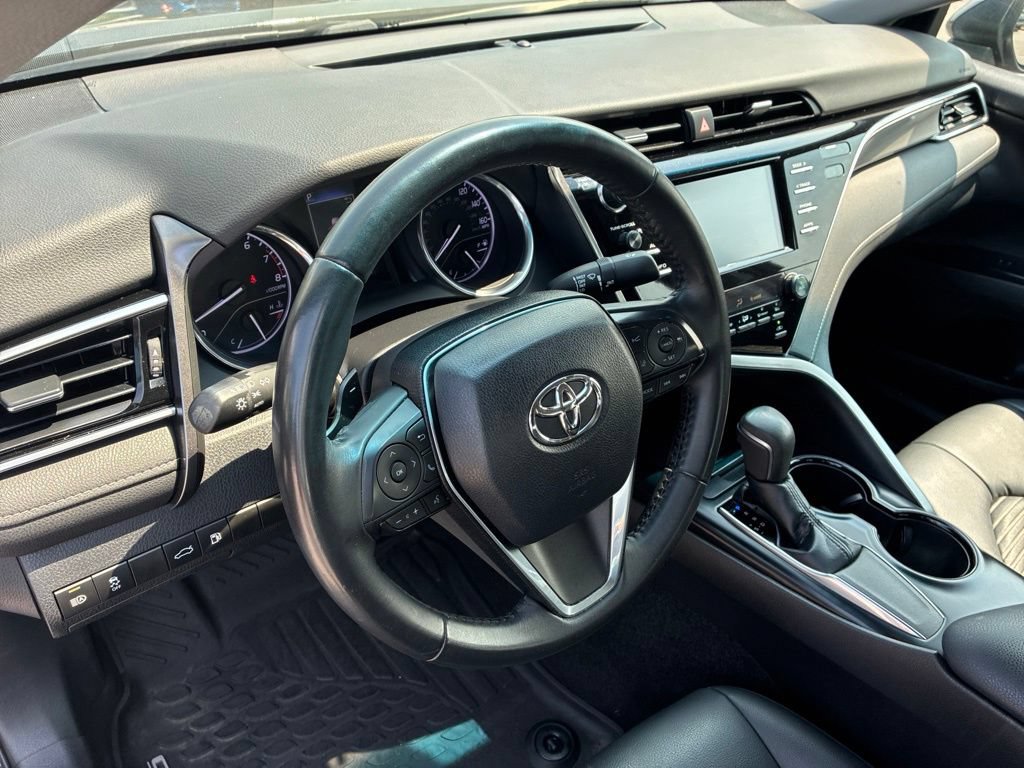 Used 2018 Toyota Camry SE w/ Moonroof Package FWD image 14