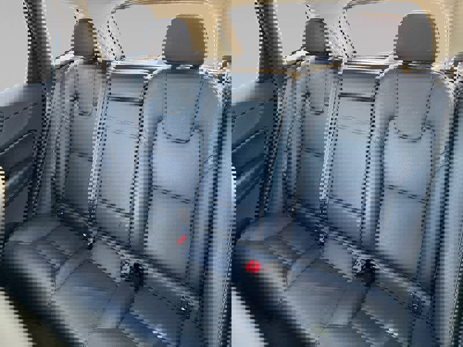 Used 2018 Volvo XC60 T5 Momentum w/ Vision Package image 13