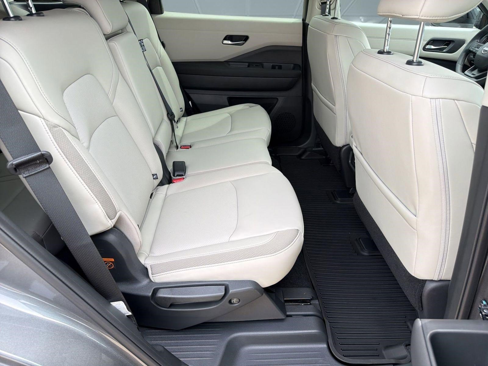 New 2026 Nissan Pathfinder SL image 28