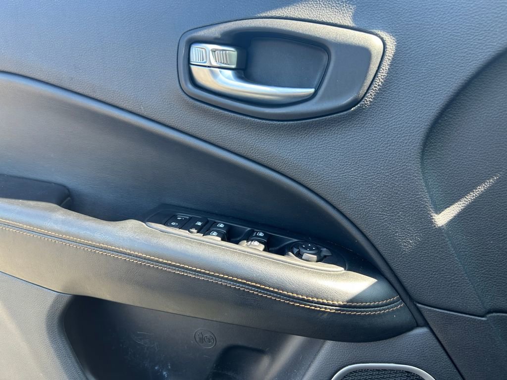 Certified 2020 Jeep Compass Limited AWD/4WD image 17