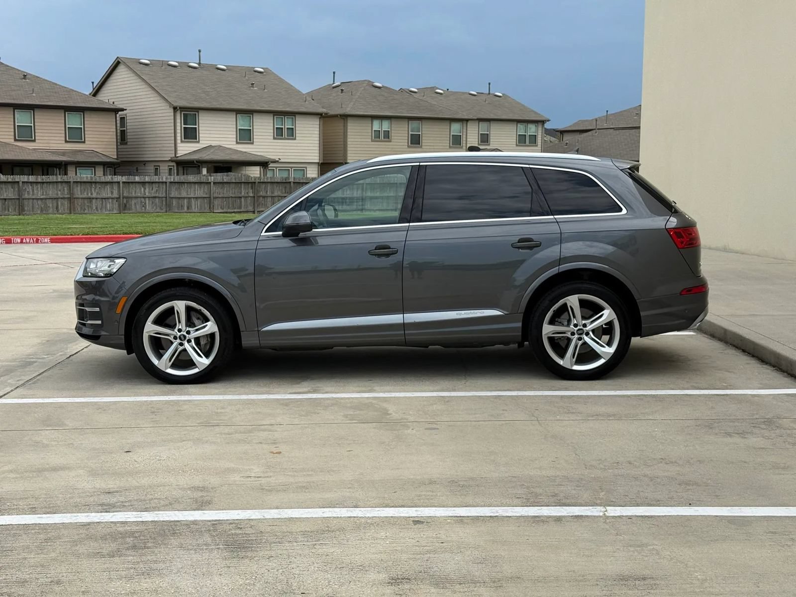 Used 2019 Audi Q7 3.0T Prestige AWD/4WD image 3