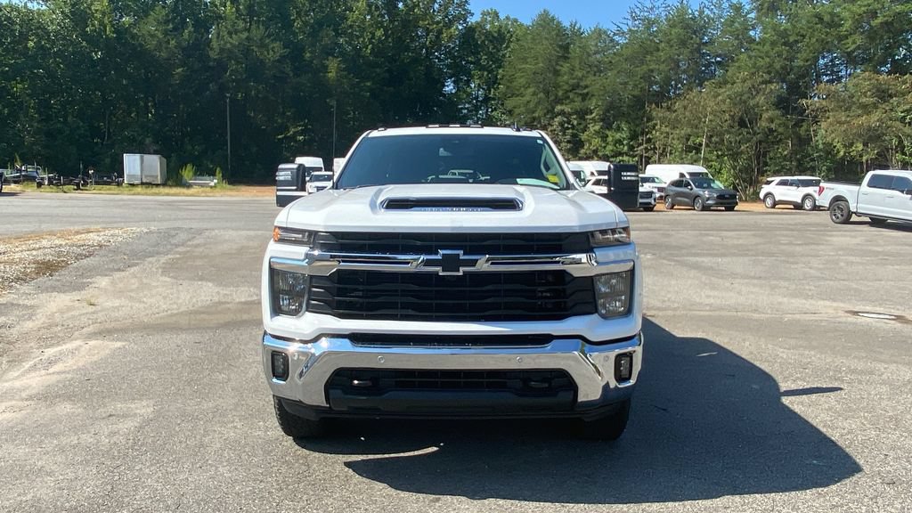 Used 2026 Chevrolet Silverado 2500 LT w/ All Star Edition AWD/4WD image 2