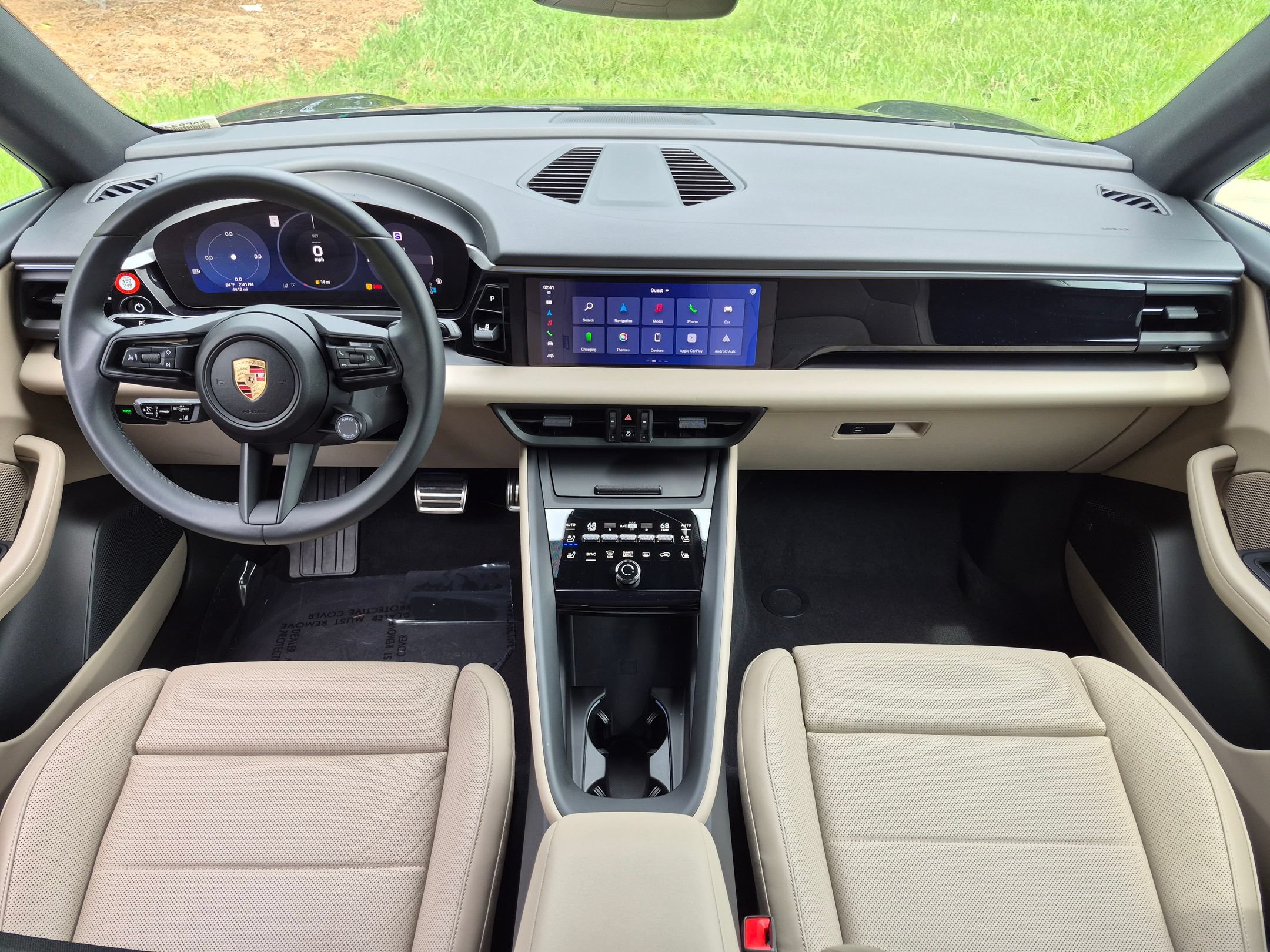 Certified 2025 Porsche Macan Electric RWD image 21