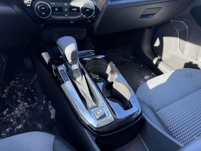 Used 2025 Chevrolet Trax LT FWD image 27