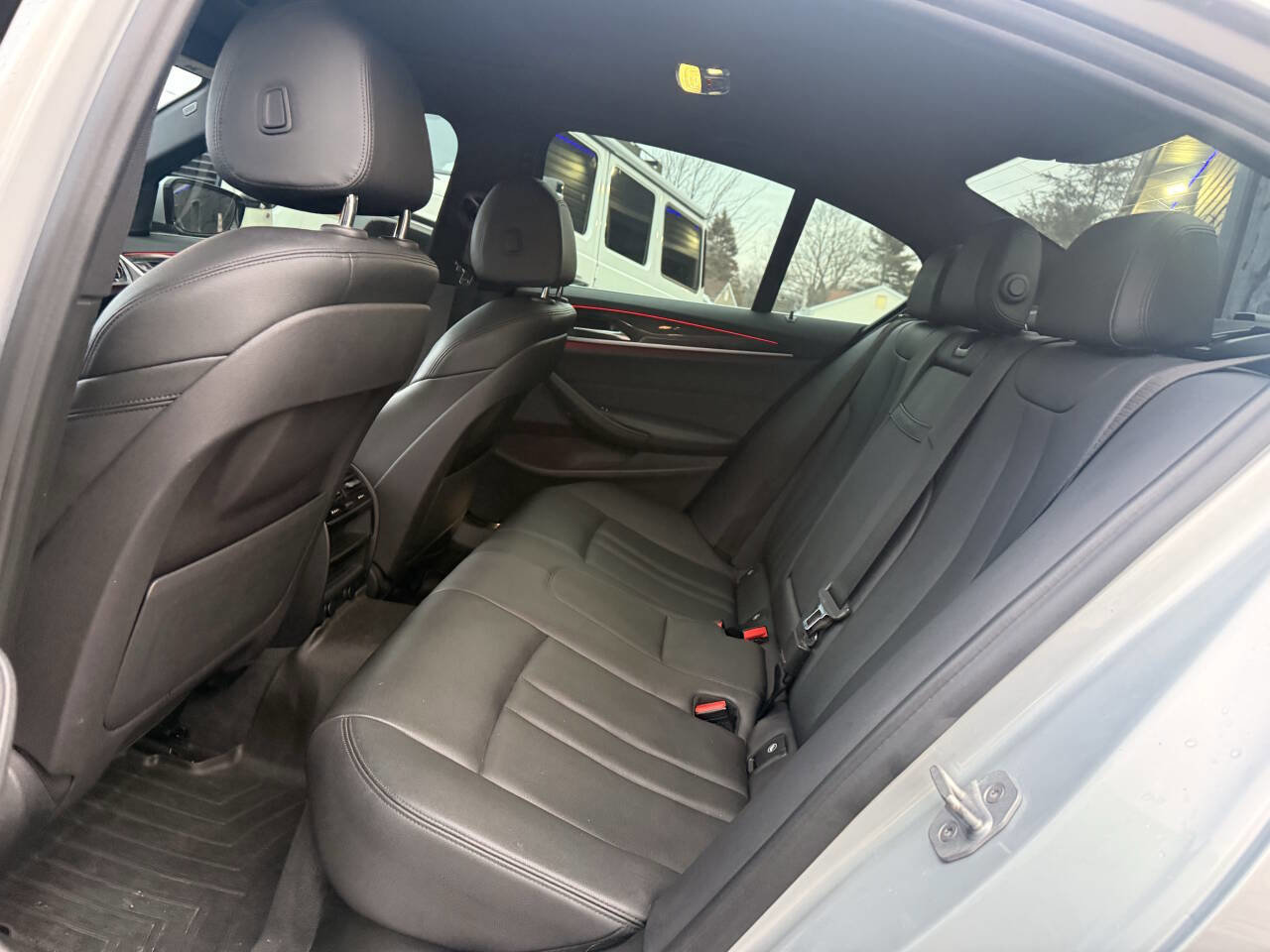 Used 2018 BMW 530i xDrive image 11