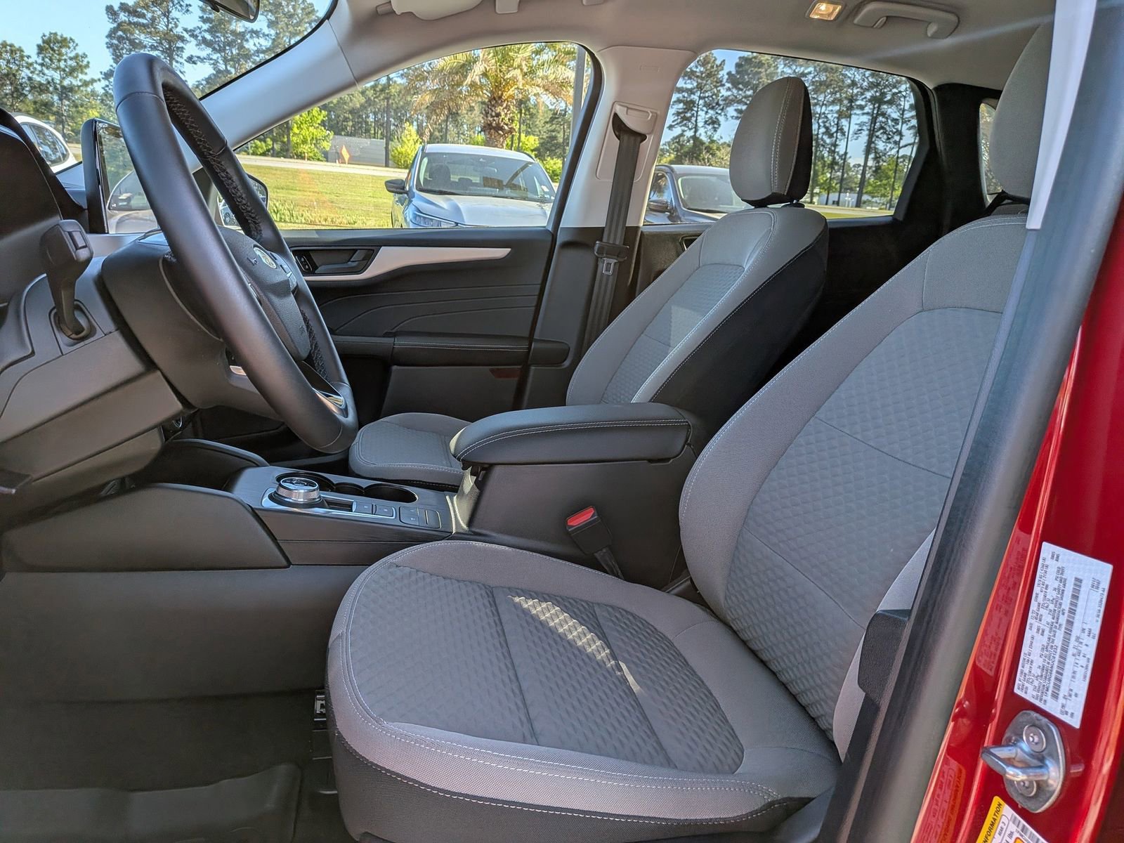Certified 2022 Ford Escape SE w/ SE Sport Appearance Package image 11