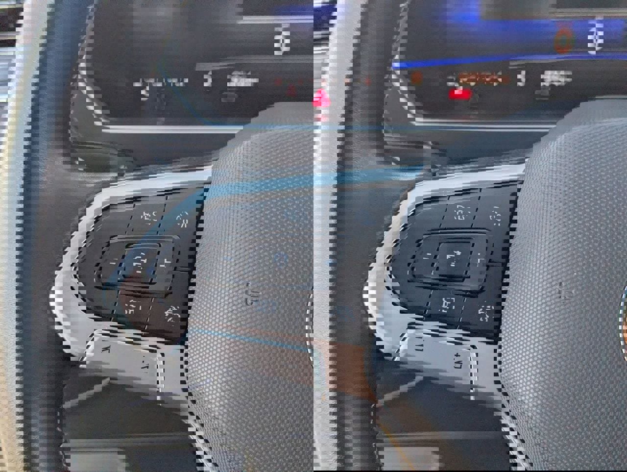 Used 2023 Volkswagen Tiguan SE FWD image 28