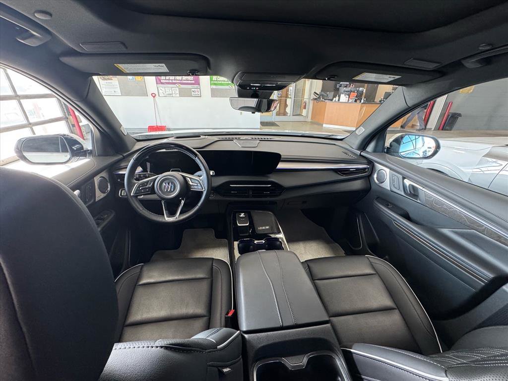 Used 2025 Buick Enclave Avenir w/ Super Cruise Package image 14