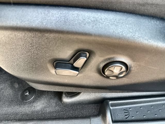 Used 2026 Chrysler Pacifica Limited AWD/4WD image 12