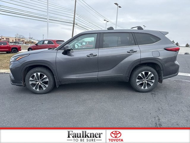 Used 2022 Toyota Highlander XLE image 4