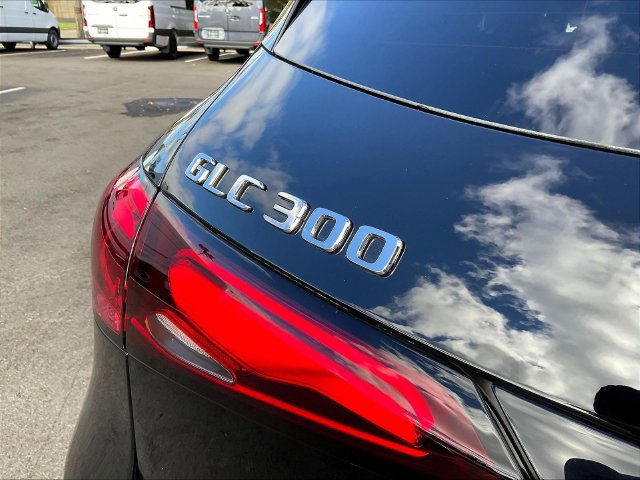 Used 2026 Mercedes-Benz GLC 300 4MATIC image 26
