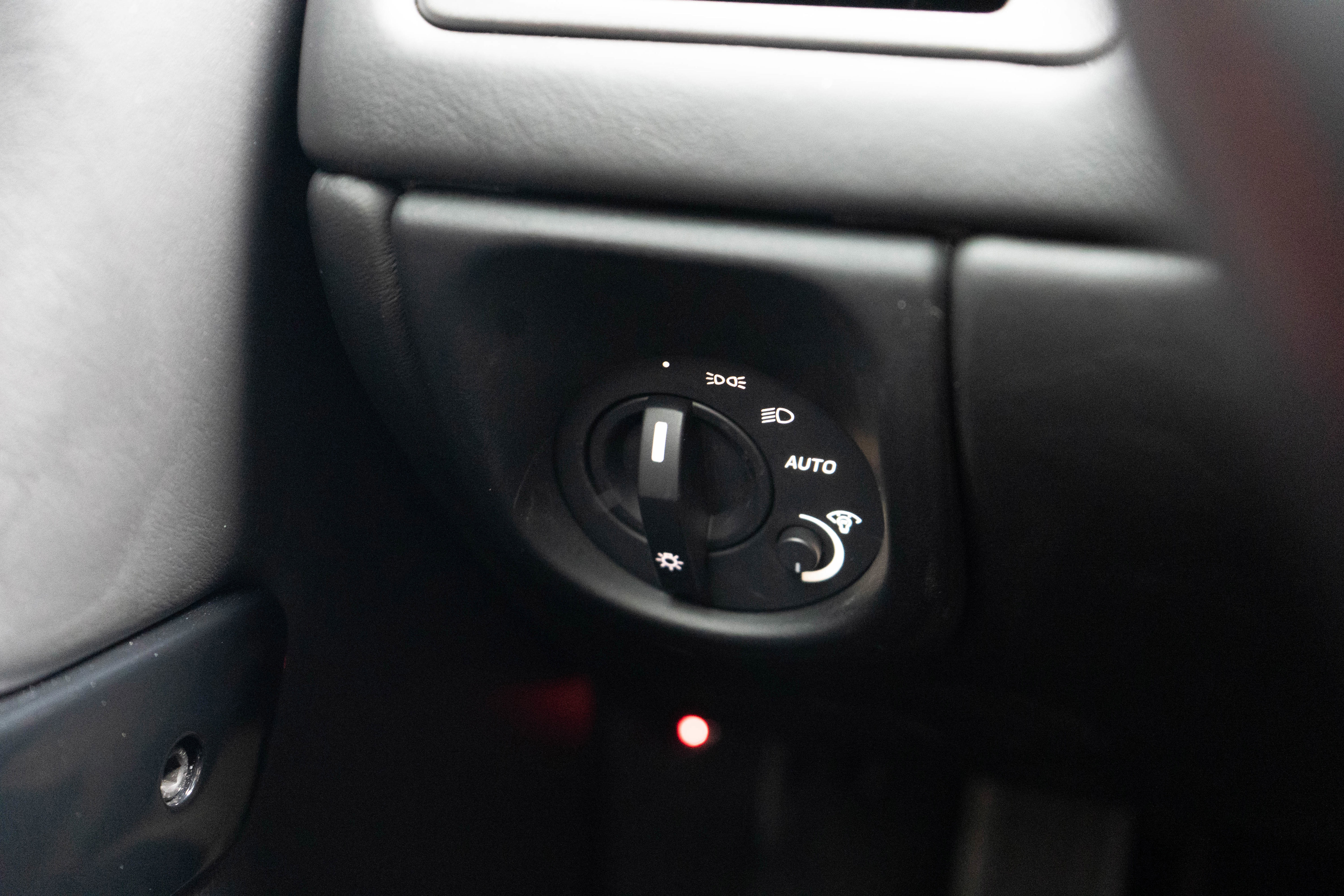 Used 2015 Aston Martin V12 Vantage S image 16