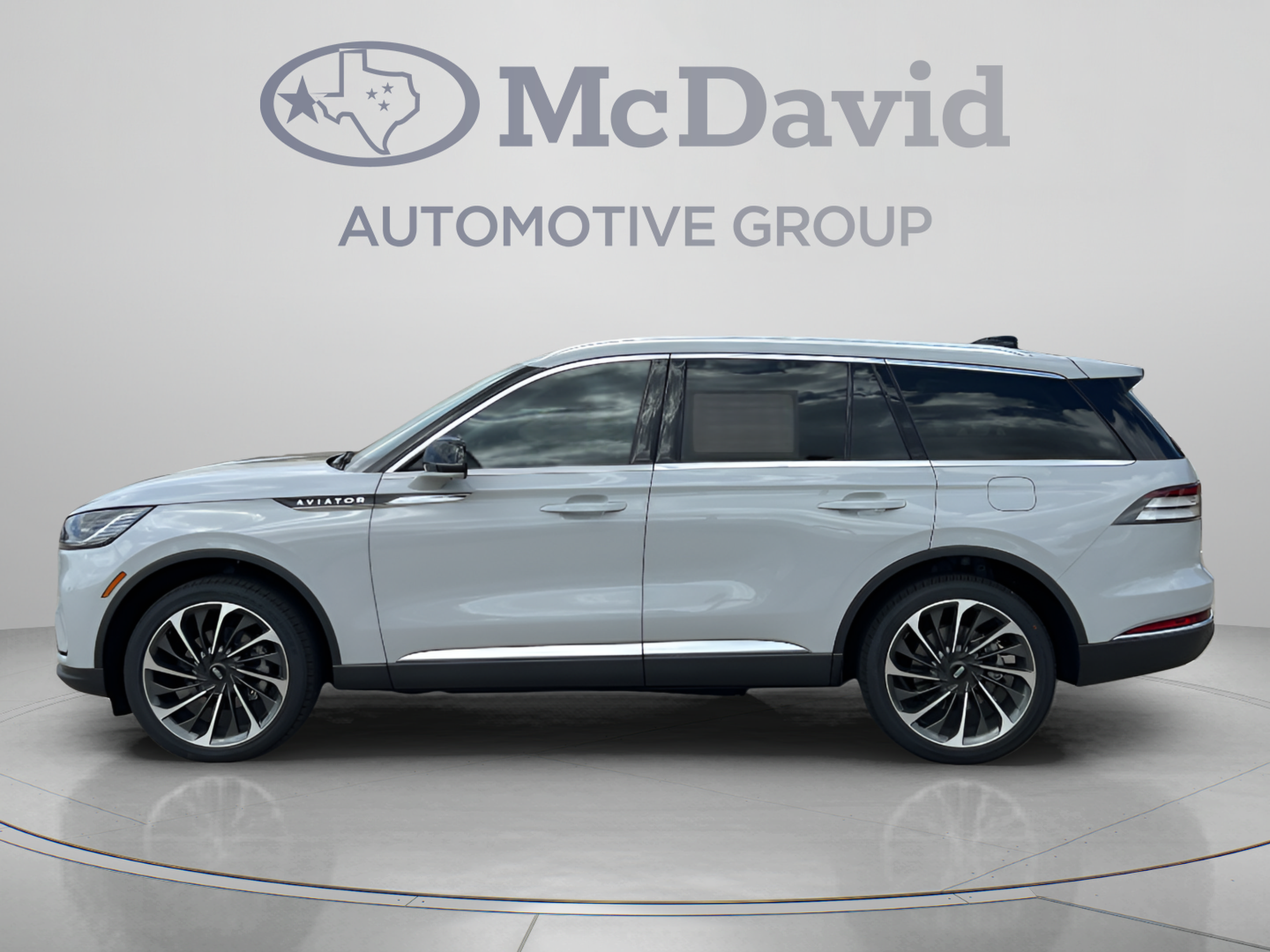 New 2027 Lincoln Aviator Reserve AWD/4WD image 4