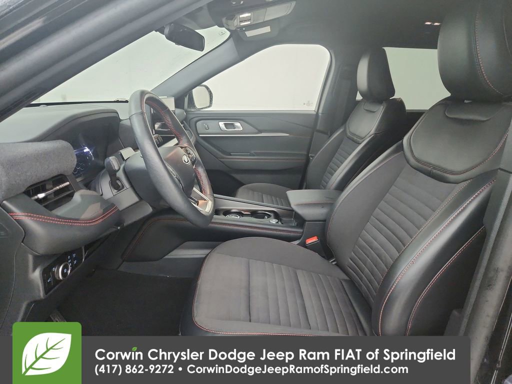 Used 2025 Ford Explorer ST-Line image 19