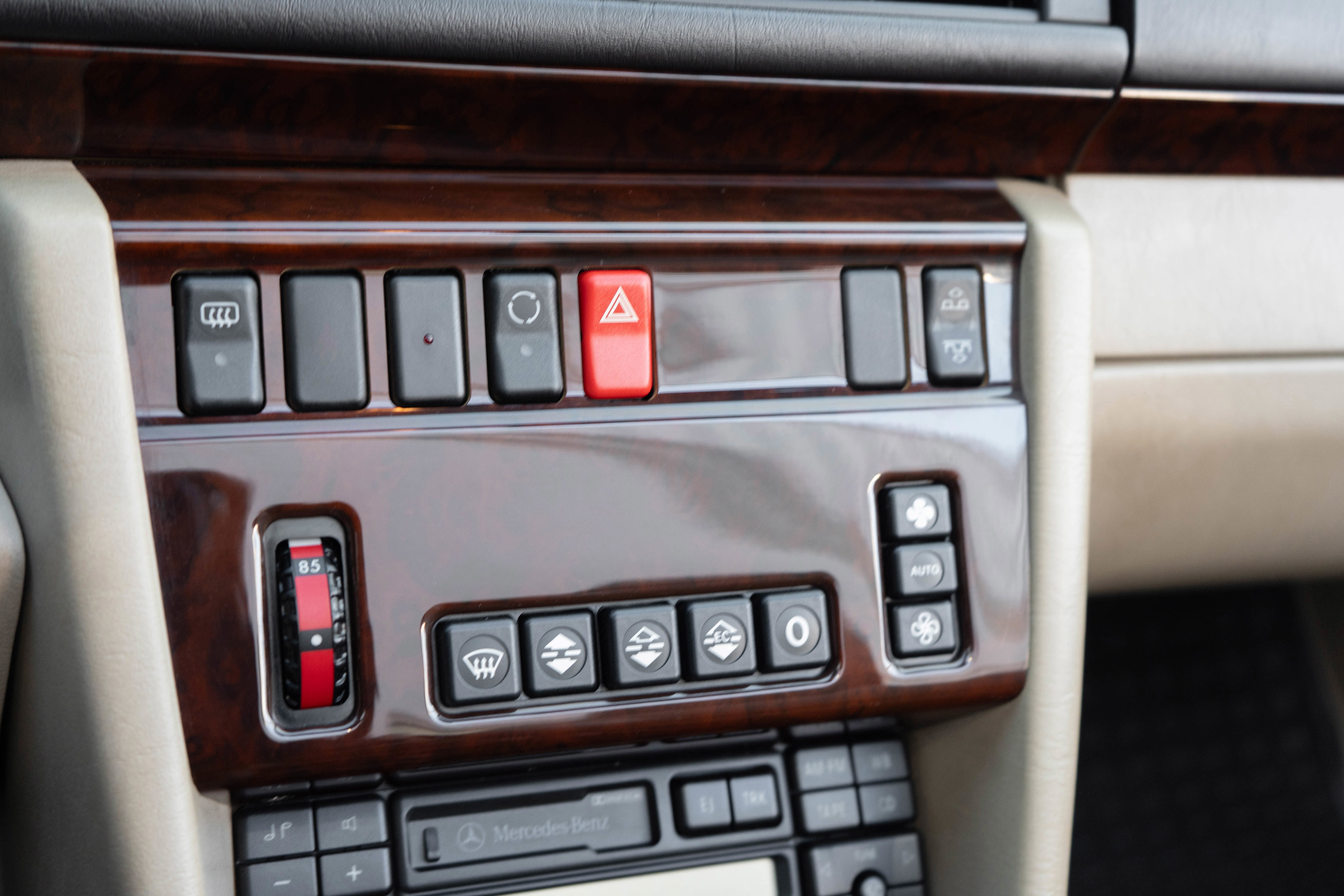 Used 1995 Mercedes-Benz E 320 Convertible image 16