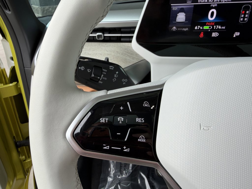 Used 2025 Volkswagen ID. Buzz 1st Edition image 27