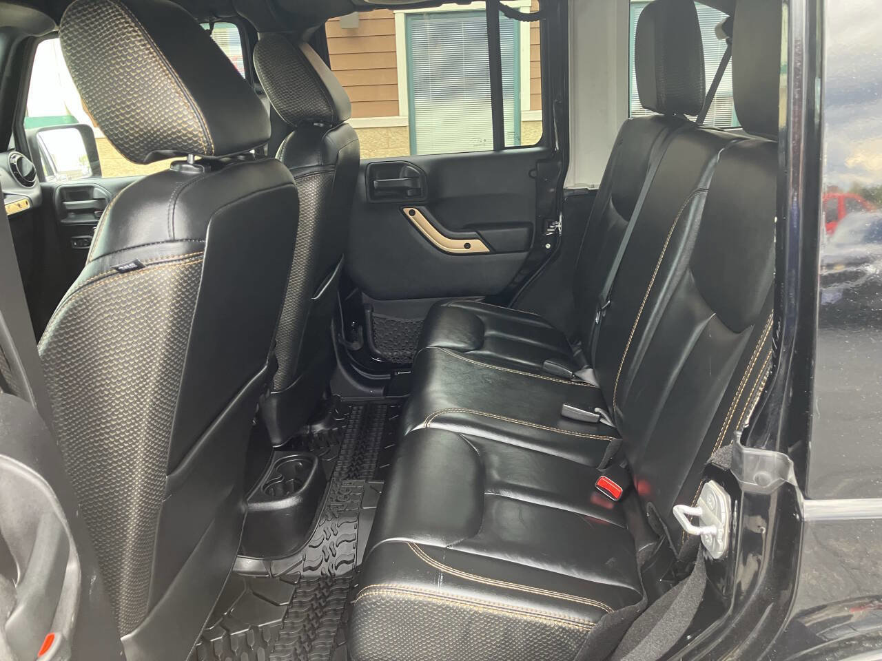 Used 2014 Jeep Wrangler Unlimited Sahara AWD/4WD image 22
