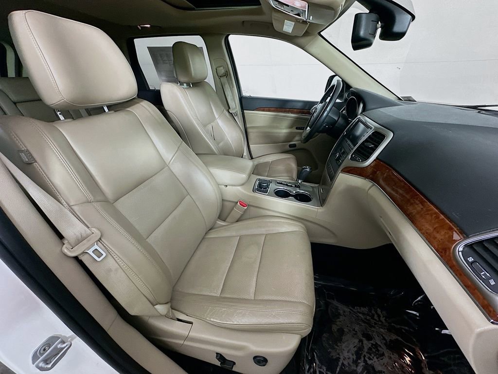 Used 2011 Jeep Grand Cherokee Limited w/ Luxury Group II AWD/4WD image 36