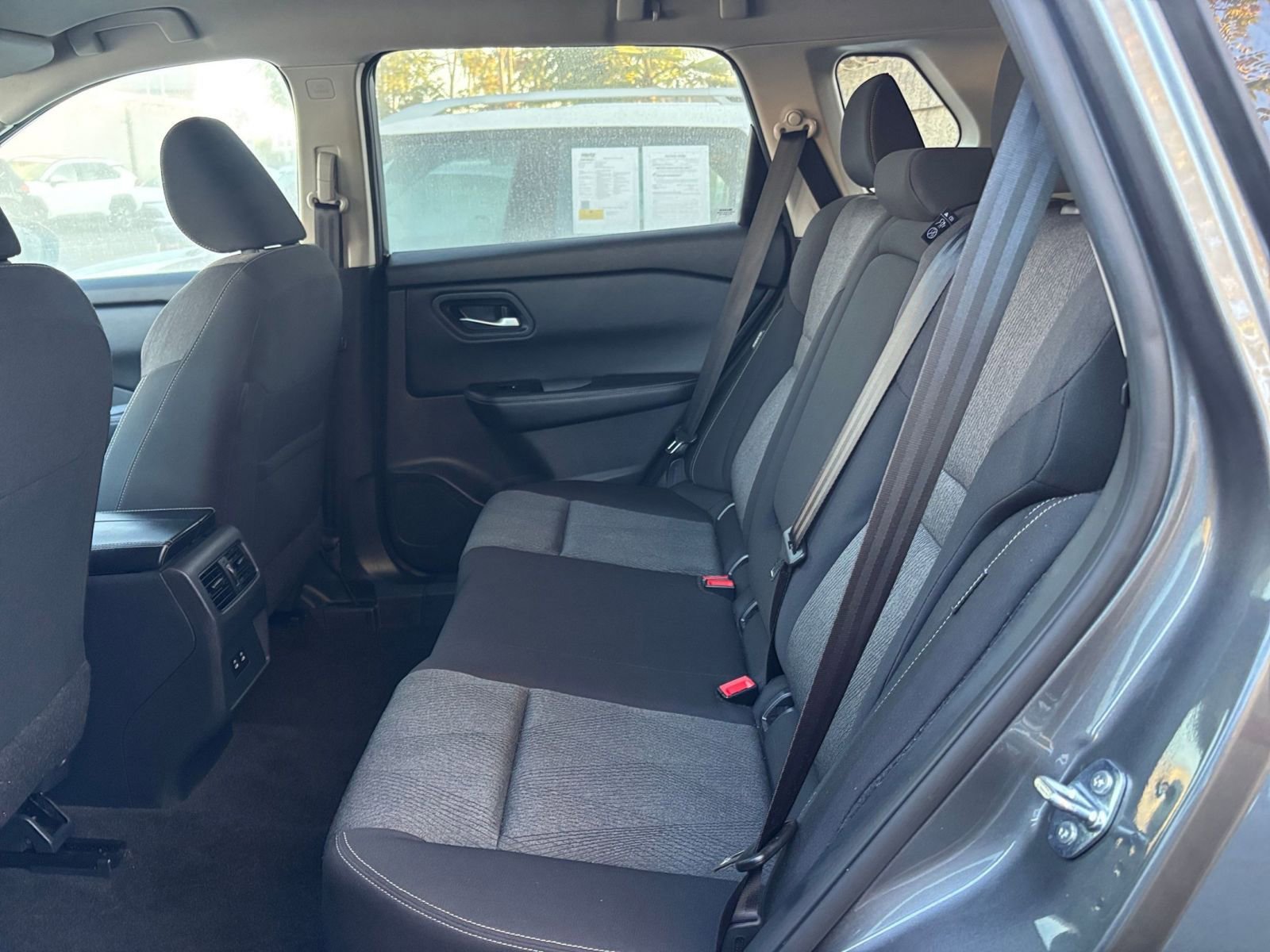 Used 2024 Nissan Rogue SV image 25