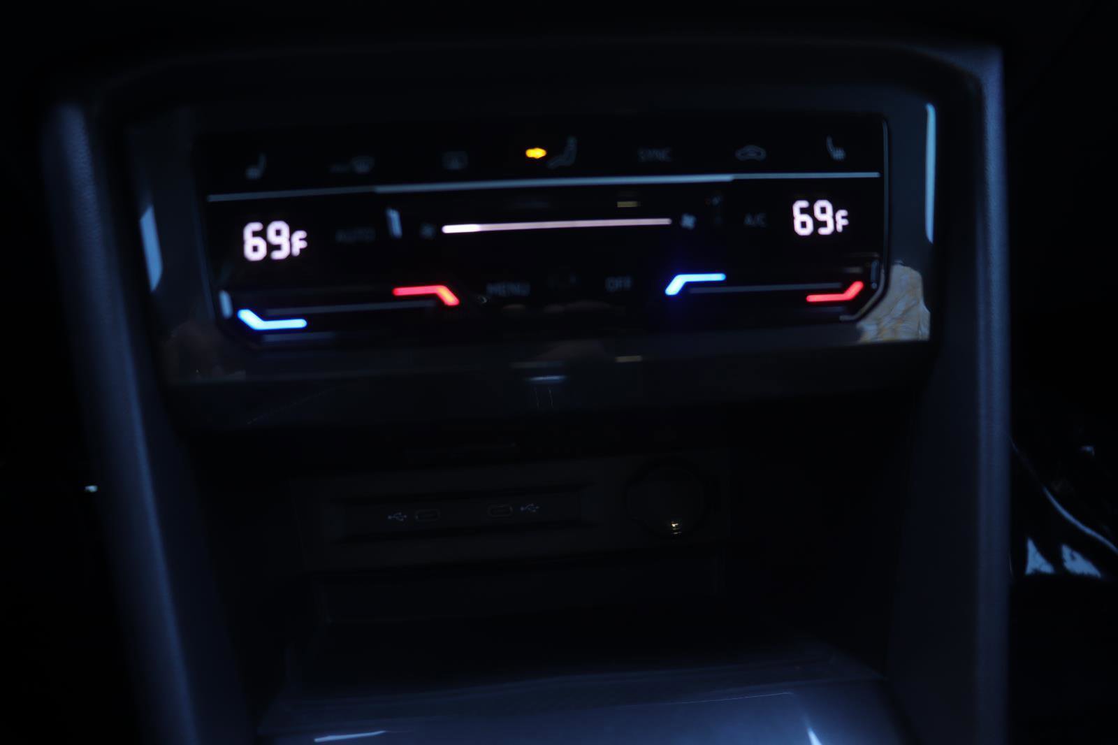 Used 2024 Volkswagen Tiguan SE R-Line image 37