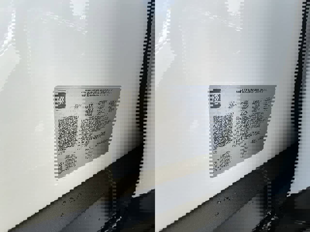 Used 2024 GMC Yukon XL Denali w/ Advanced Technology Package image 35