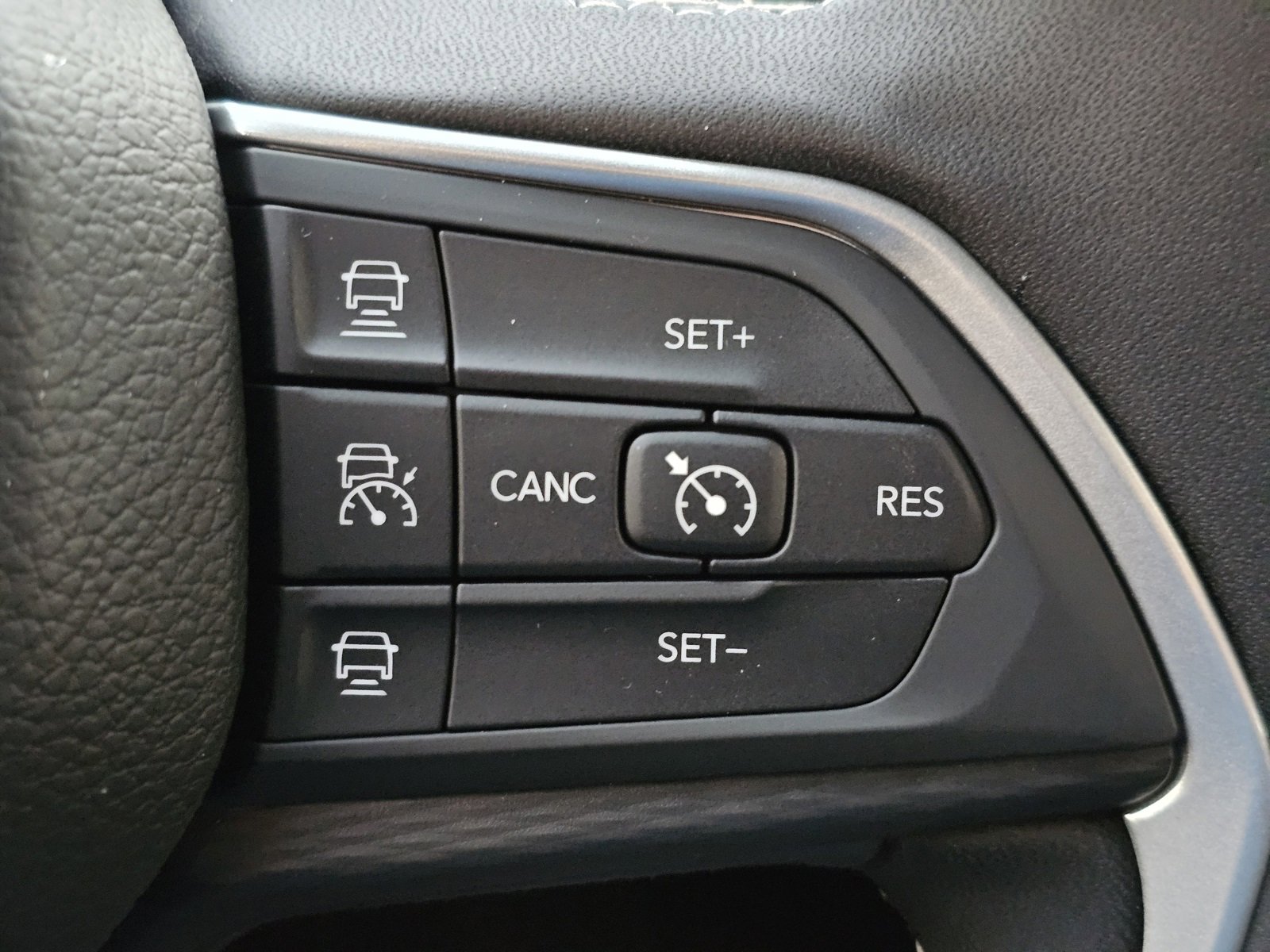 New 2025 Jeep Grand Cherokee L Laredo image 16